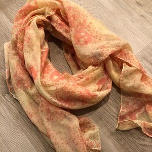 Lightweight scarf
